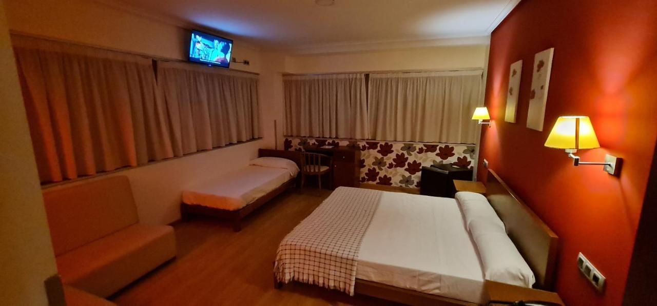 Hotel Ciudad De Корелья Экстерьер фото