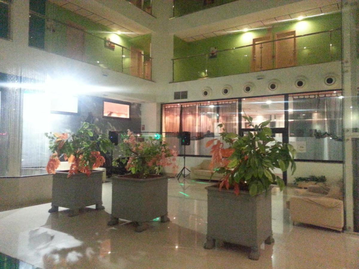 Hotel Ciudad De Корелья Экстерьер фото